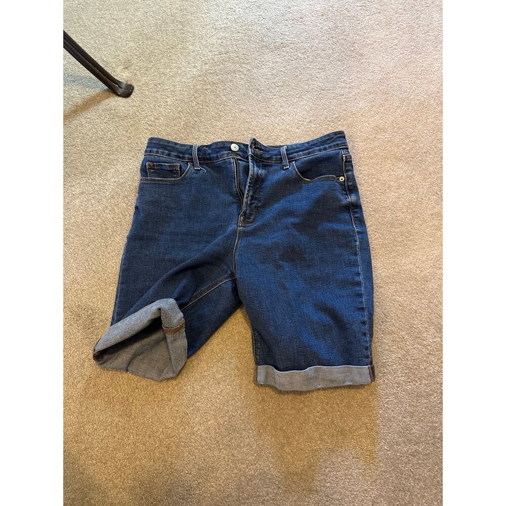 Old Navy Bermuda shorts